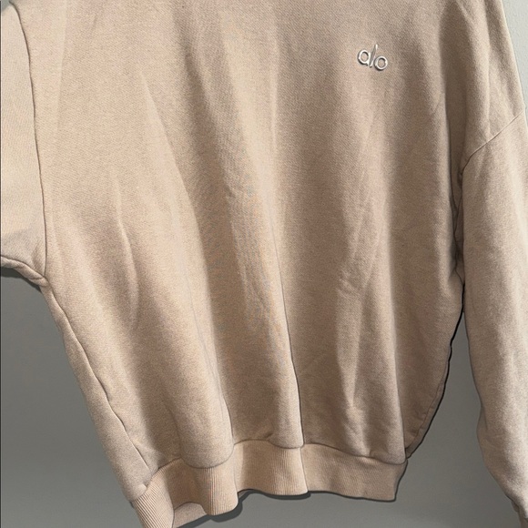 ALO Yoga Women's Beige Crewneck Sweatshirt - Picture 4 of 6